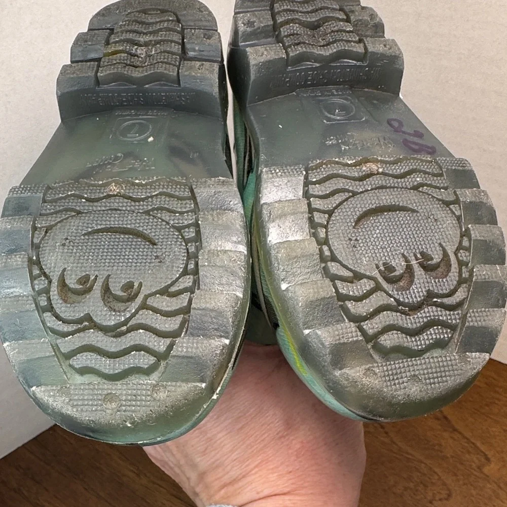 EUC Western Chief Light-up Kids Toddlers Chiller Shark Pull-on Rain Boots, sz 7